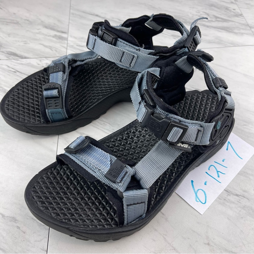 •Teva blue / black womens size 6 hiking camping sandals adjustable strap